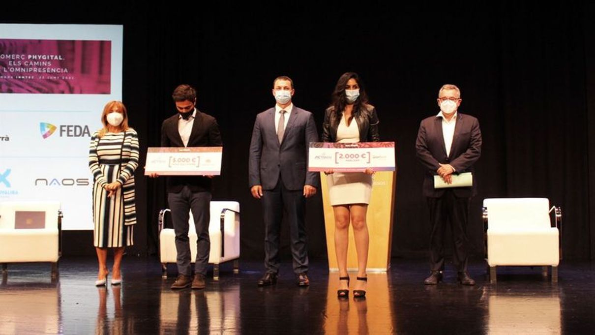 Lliurament de la primera edició dels premis.