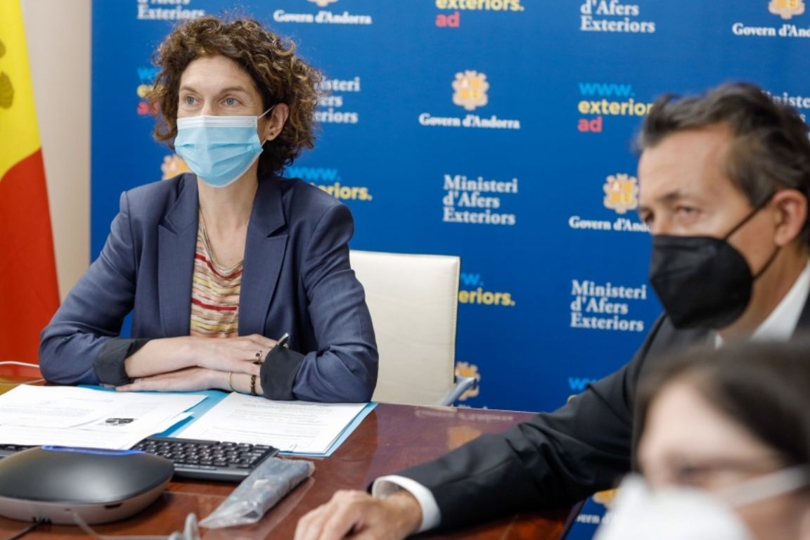 Maria Ubach durant la reunió.