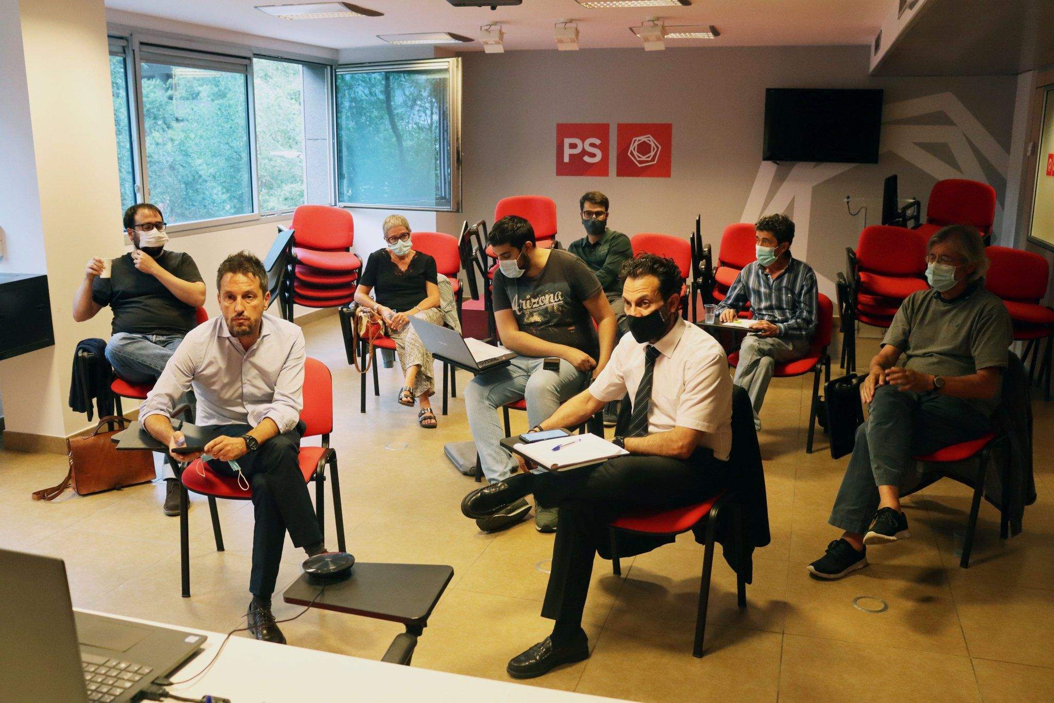 Una imatge d'arxiu d'una reunió presencial-telemàtica del consell directiu del PS.