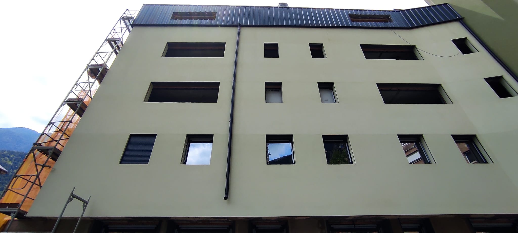 El CREI està ubicat a l'antiga residència Solà d'Enclar.