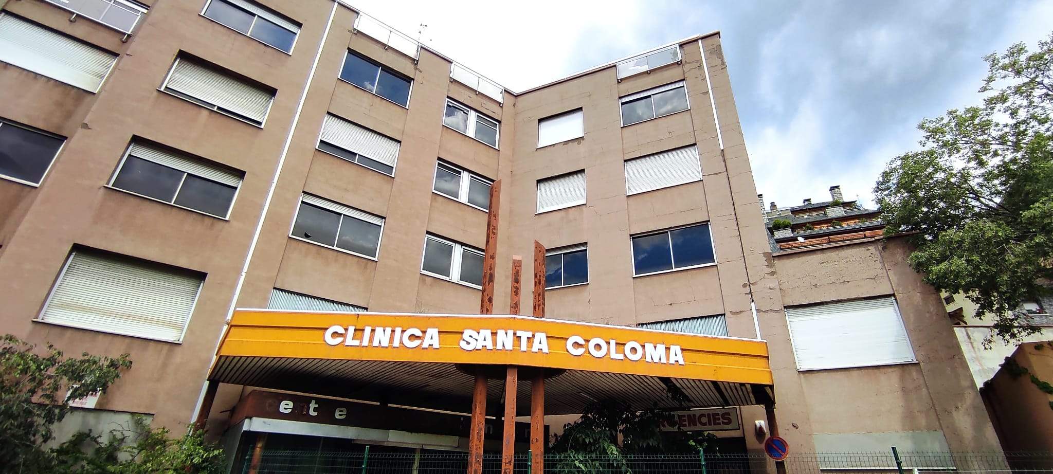 L'antiga Clínica Santa Coloma.