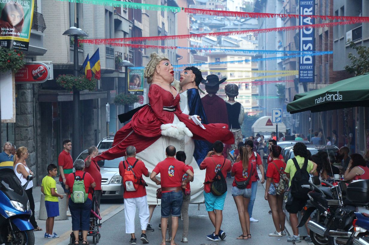 Cercavila de la festa major de Sant Julià de Lòria.