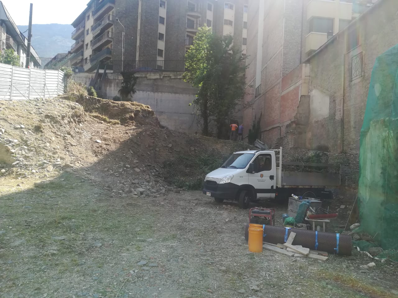 El terreny ha d'estar a punt per a la festa major.