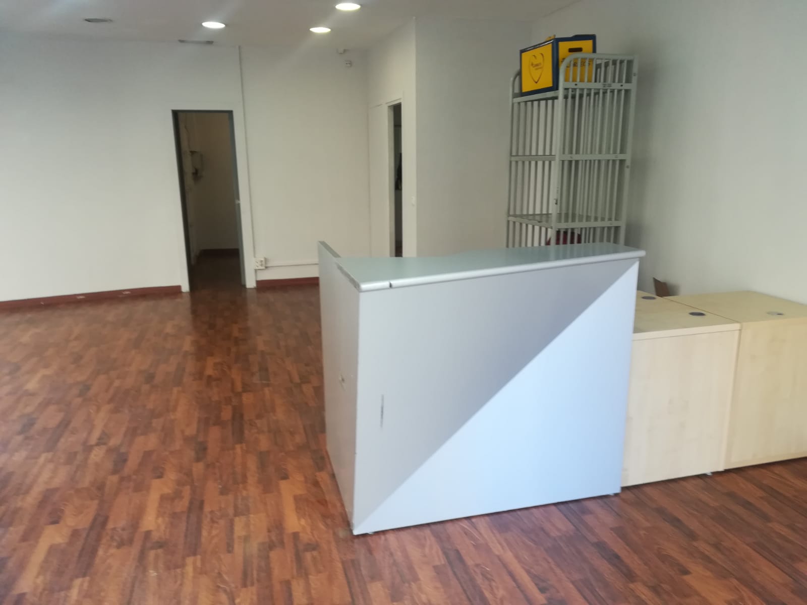 La nova oficina de correus espanyols a Sant Julià.