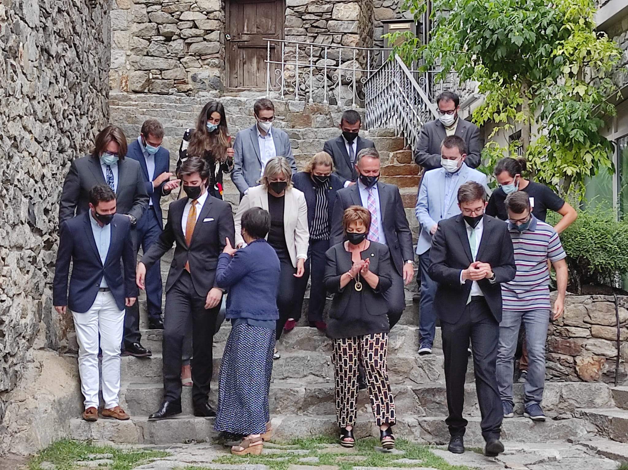 Els participants en la iniciativa després de fer-se la foto oficial abans fins i tot de la votació.