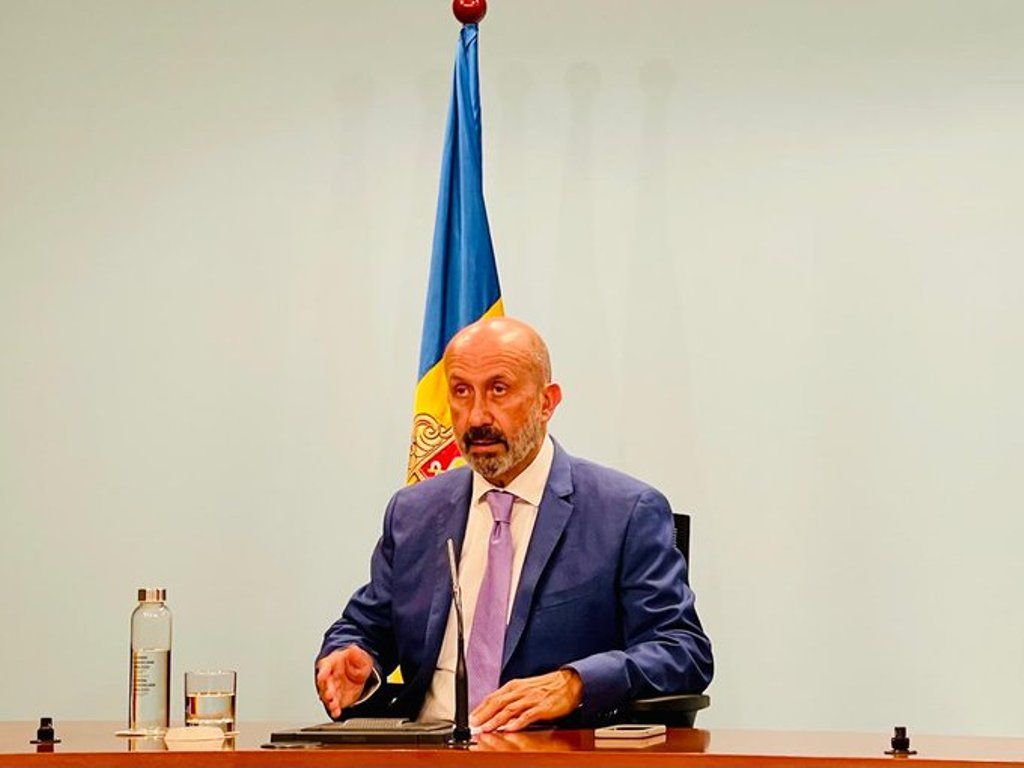 El ministre de Salut, Joan Martínez Benazet  durant la roda de premsa.