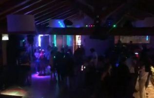 Un establiment d'oci nocturn. Un establiment d'oci nocturn.