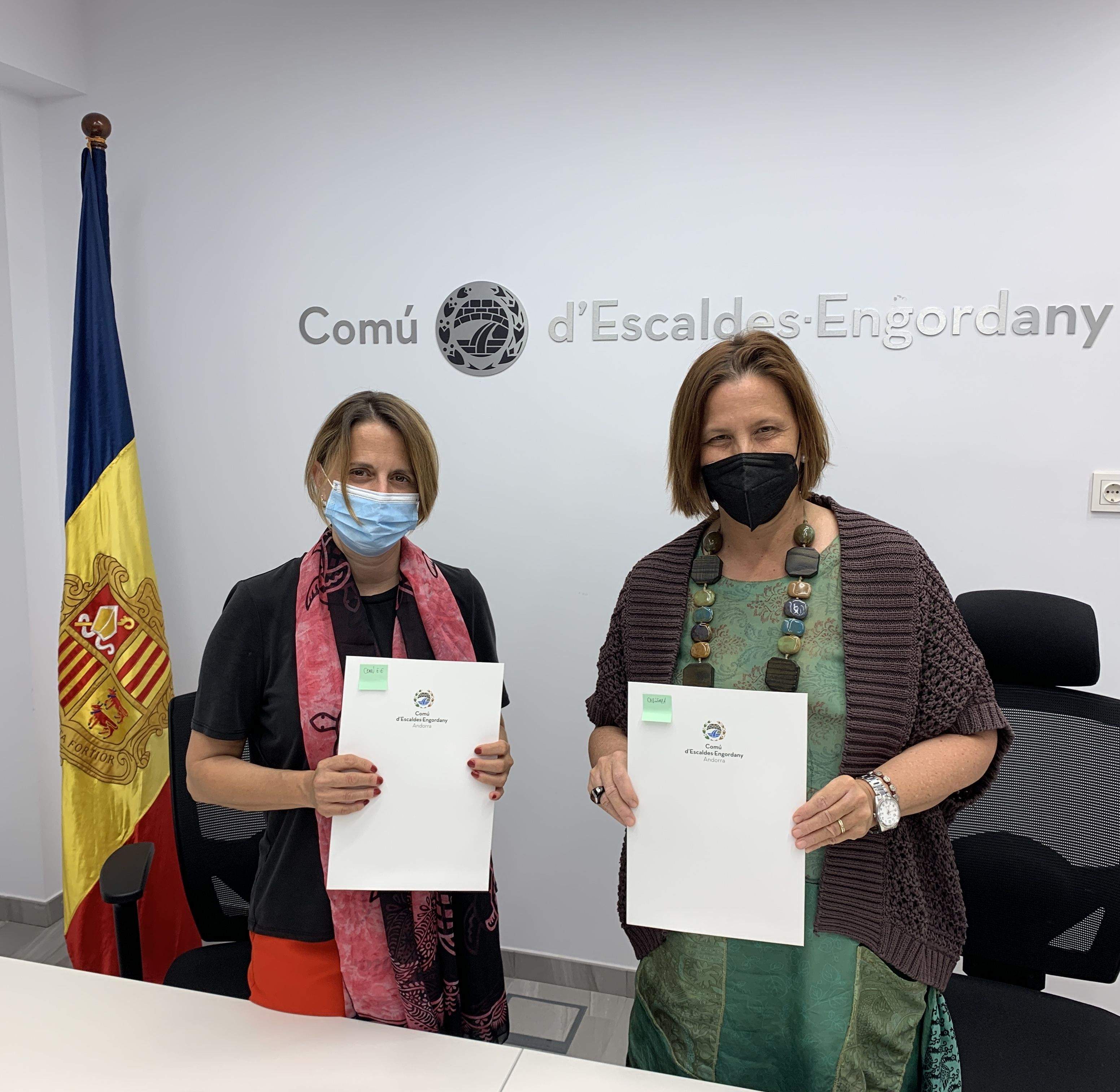 Signatura del conveni entre Escaldes i l’associació Carisma