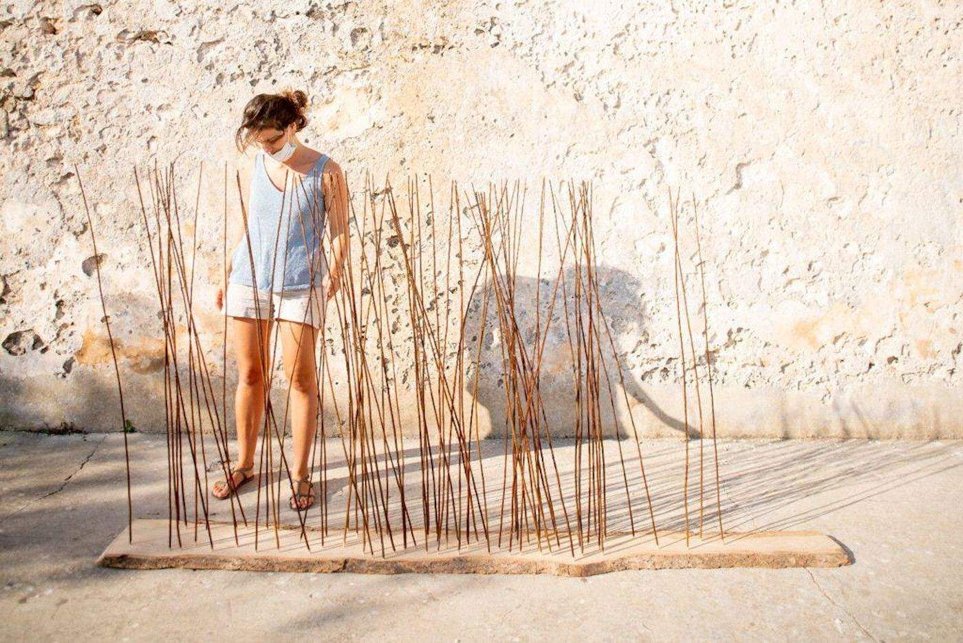 Maresc, amb una de les seves obres.