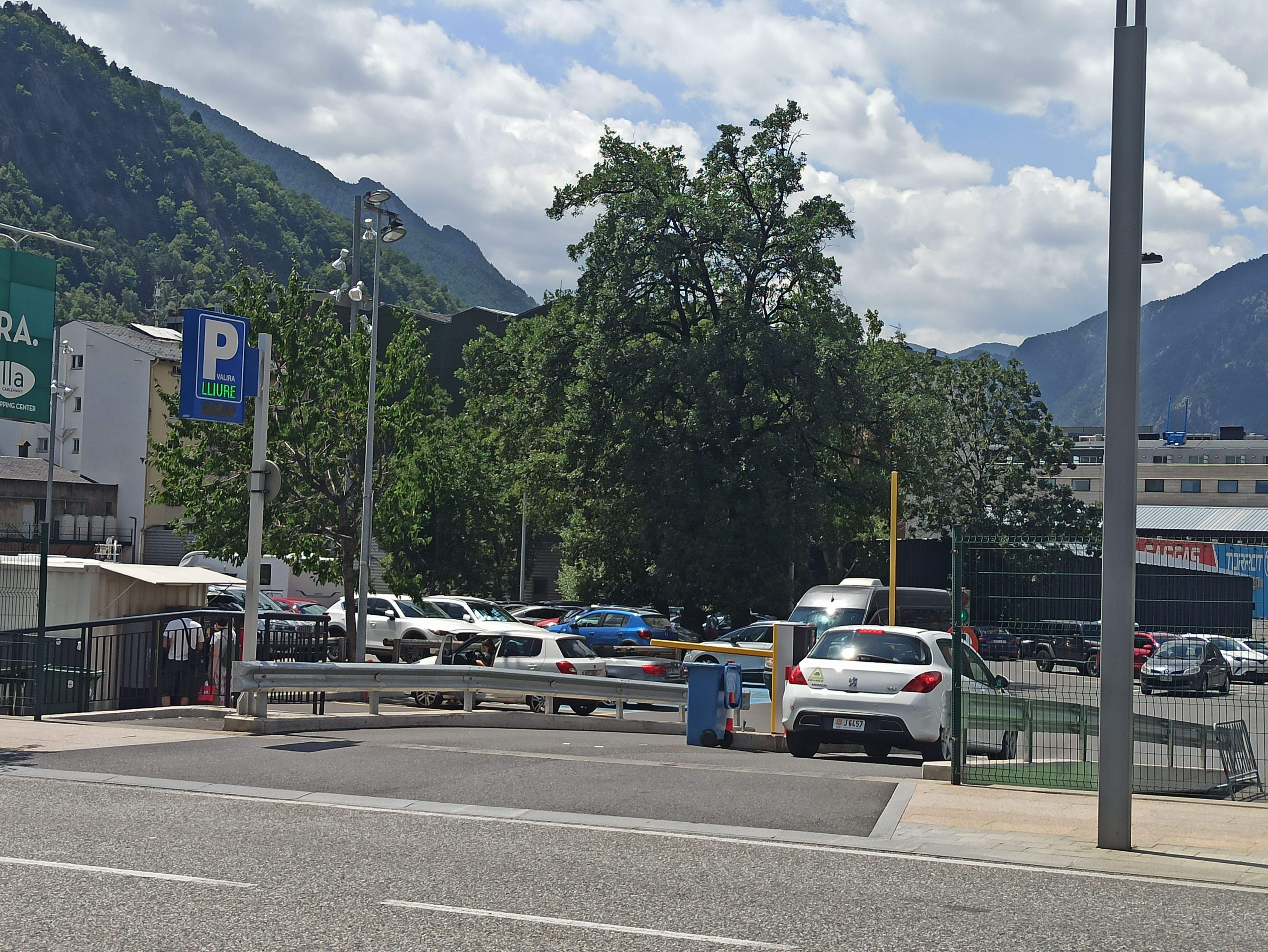 Una imatge del pàrquing Valira