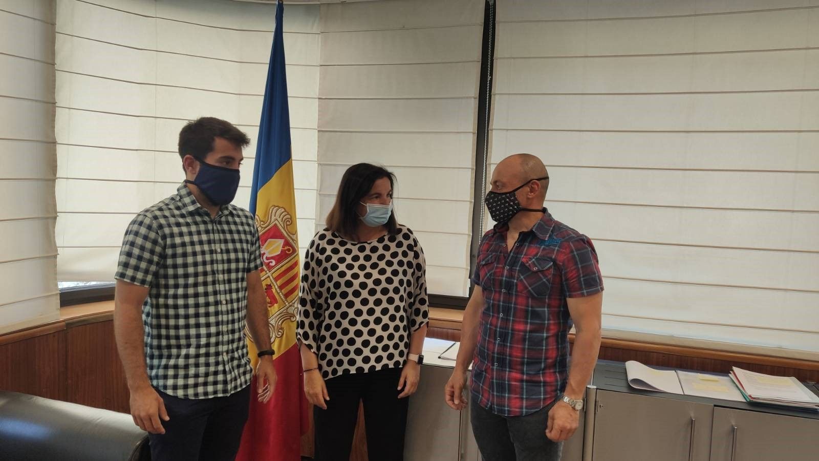 Un instant de la reunió entre representants del CFPA i Lara Vilamala