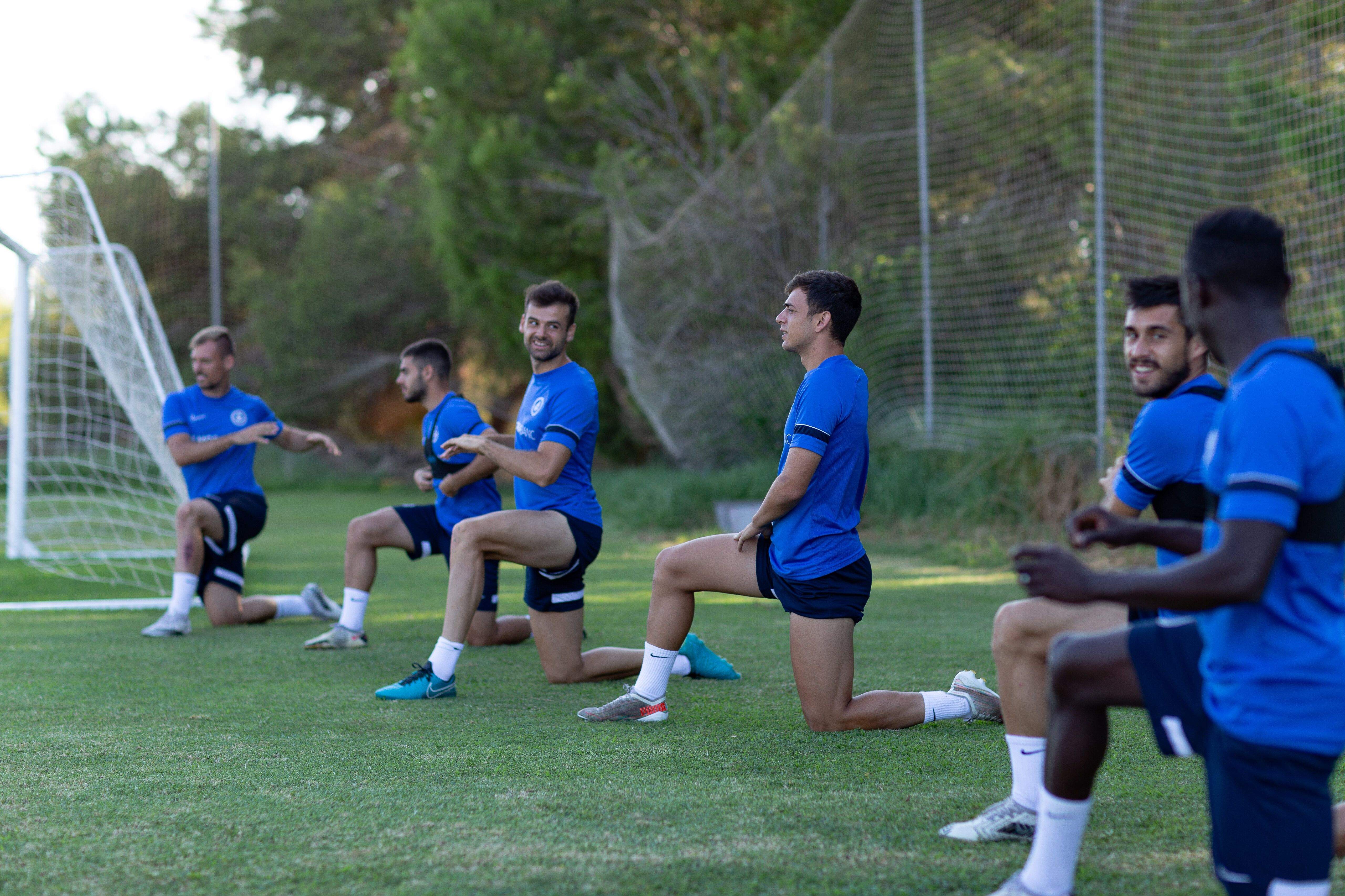 Jugadors tricolors durant un dels entrenaments a l'estada d'Alfàs del PI.