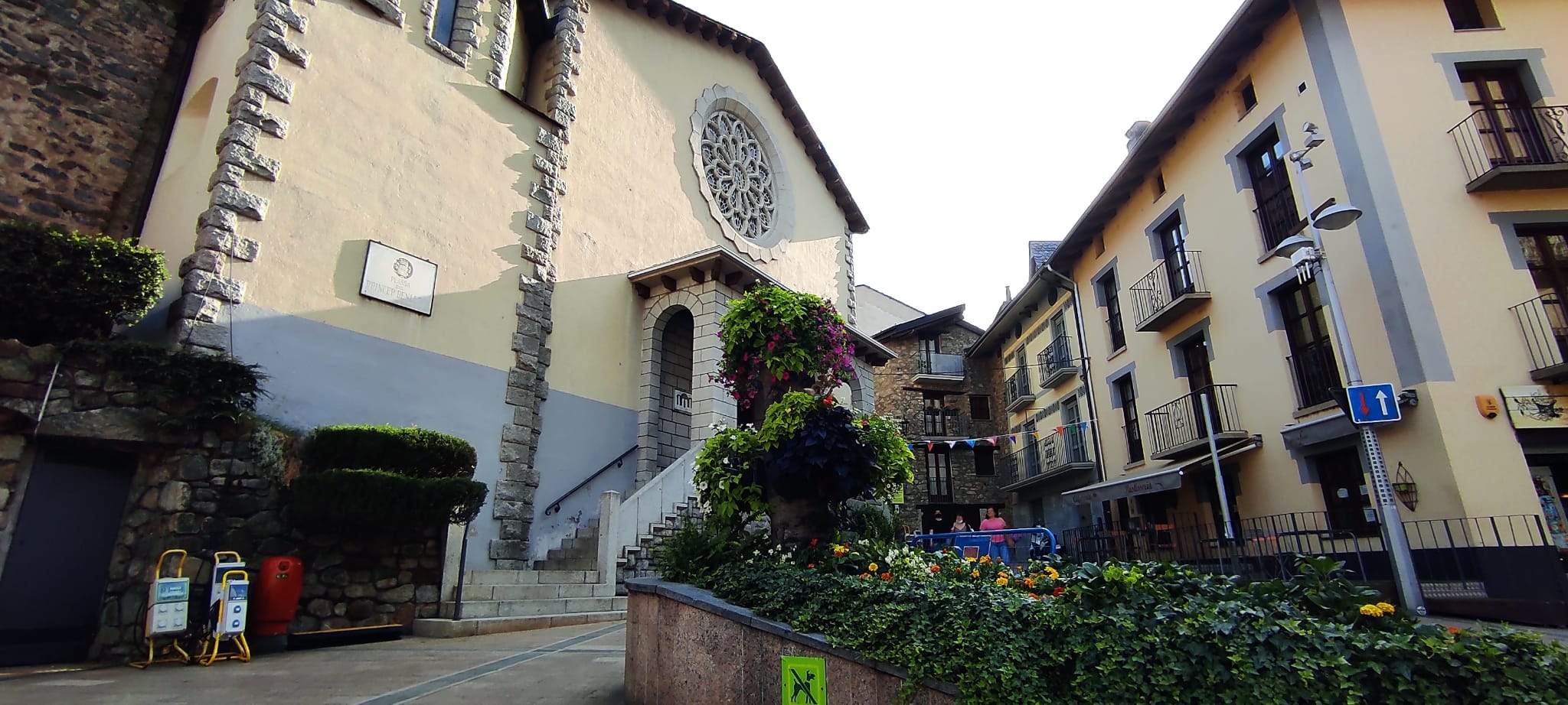 La plaça aquesta tarda sense el característic avet.