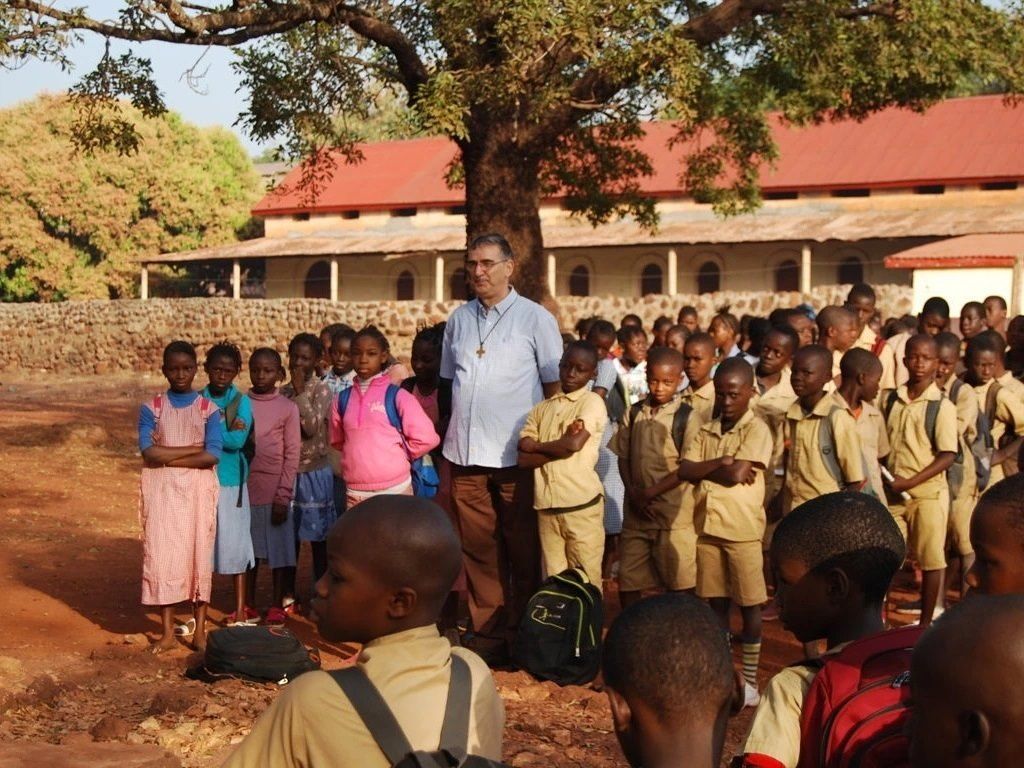 Mans Unides en una campanya a Siguiri (Guinea).