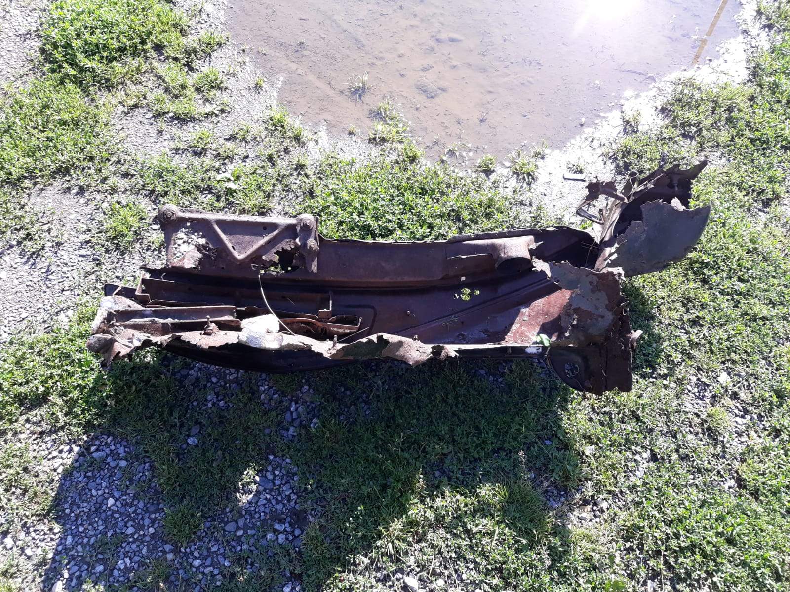 Ferralla retirada del riu a Ansalonga aquest dijous.