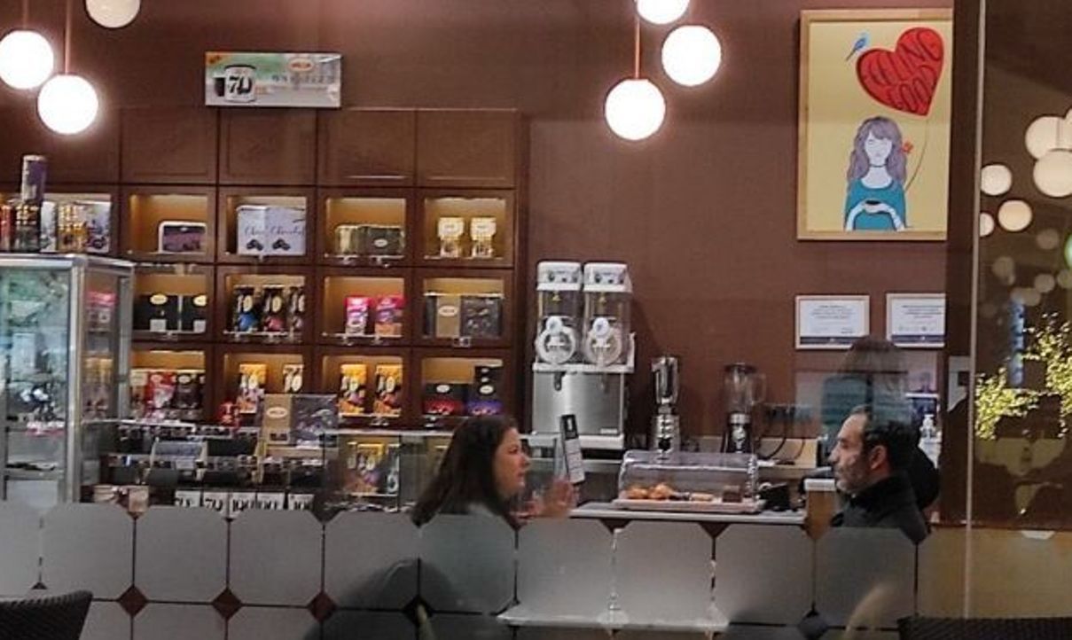 Clients en un bar d'Andorra la Vella.