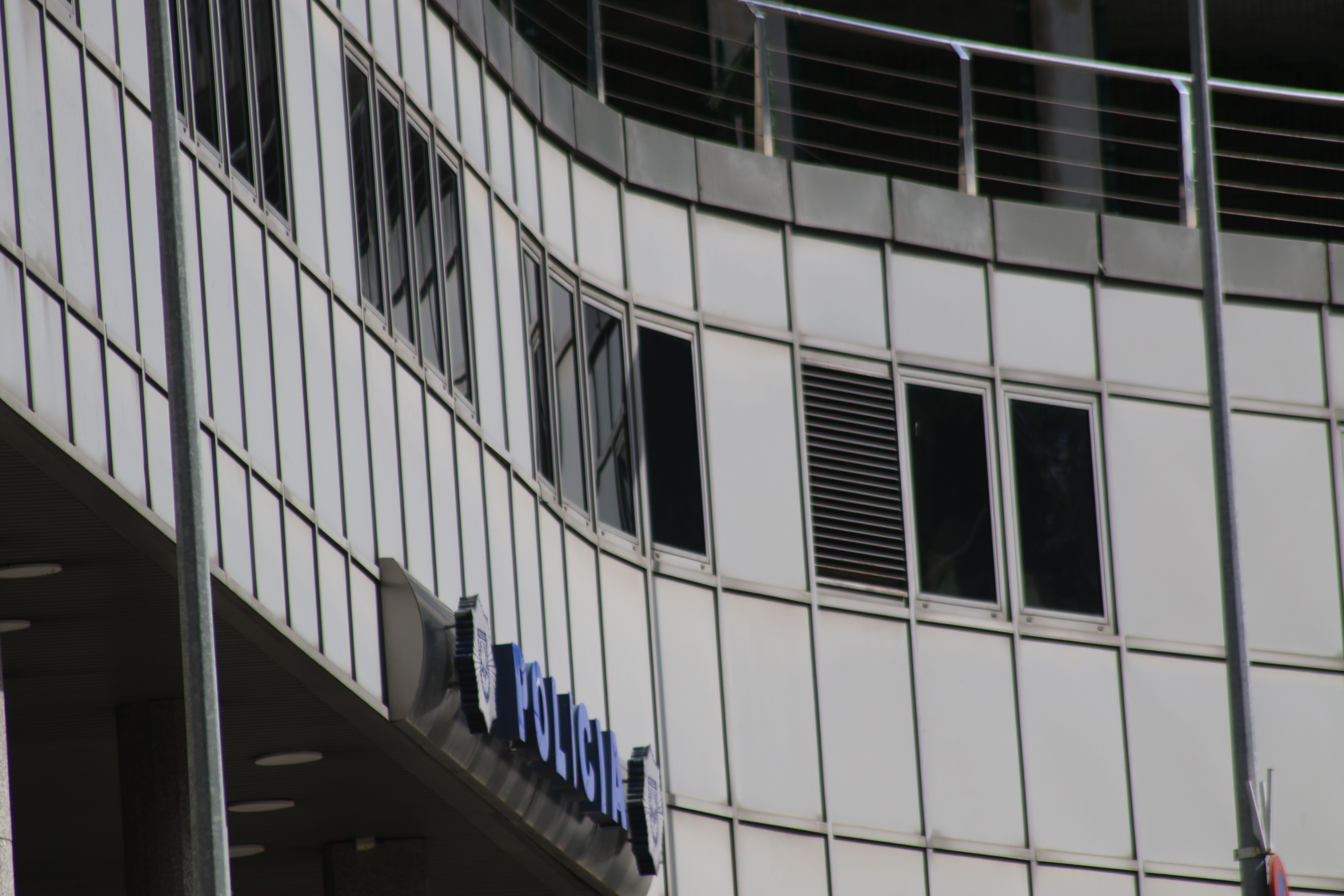 Una imatge del despatx central de la policia abans de la reforma.