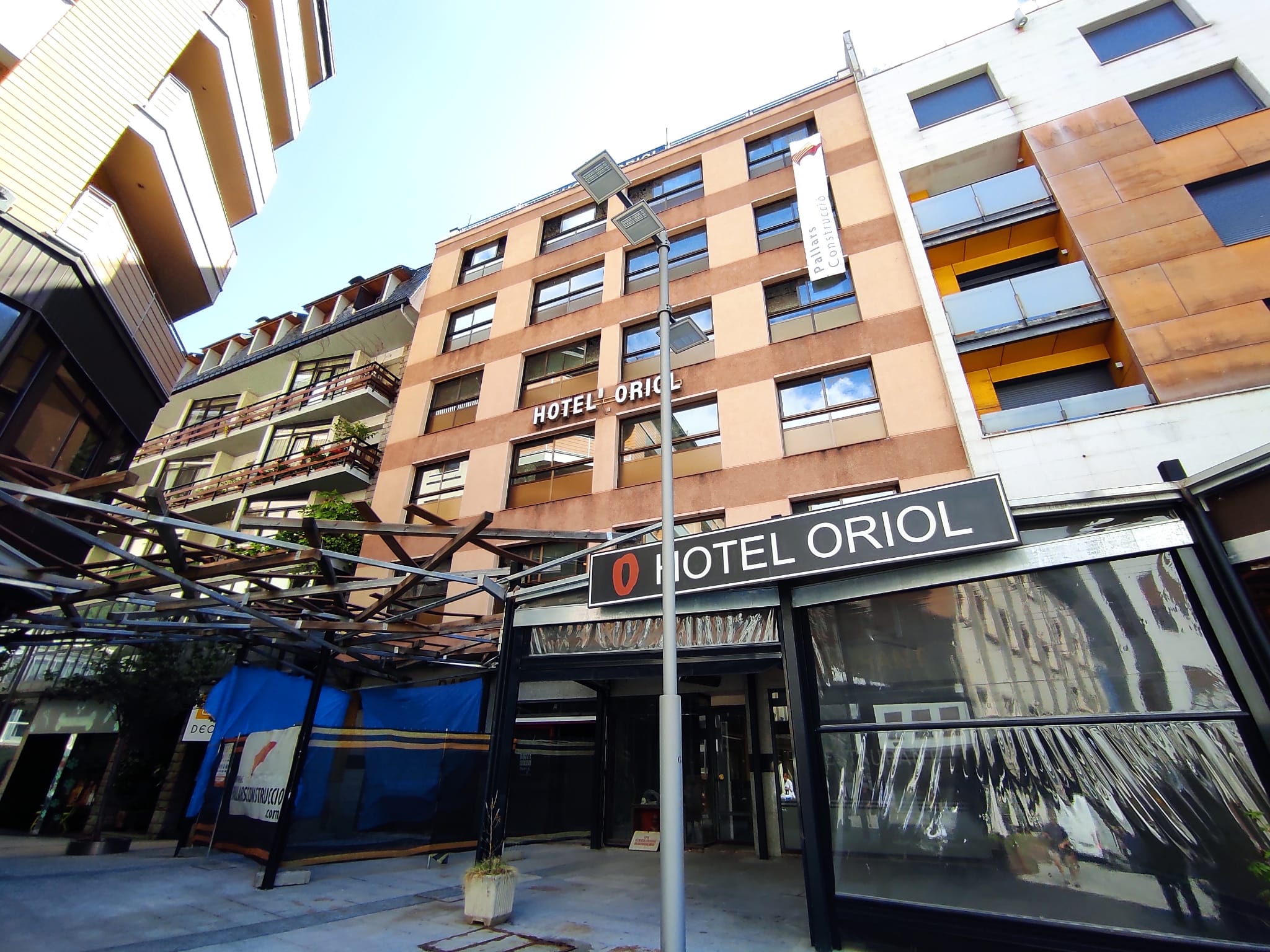 L'establiment està immers en obres.