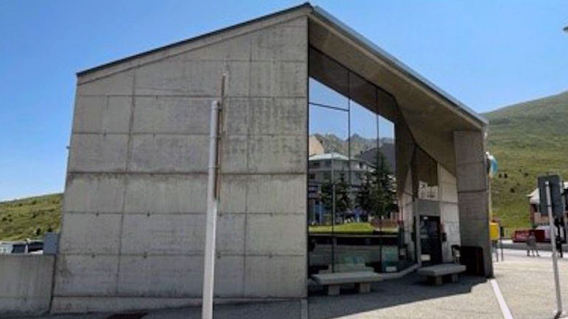 El mural ha de decorar la façana de l'oficina.