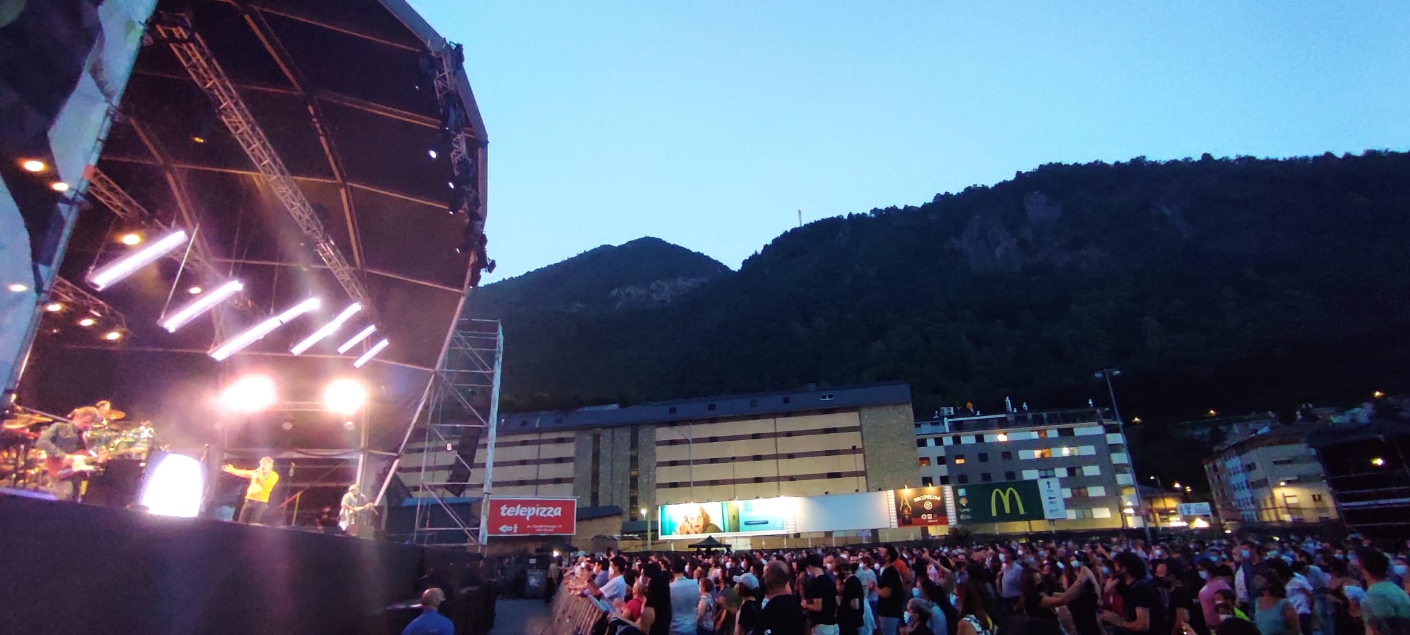 Un moment del concert de 'Love of Lesbian'.