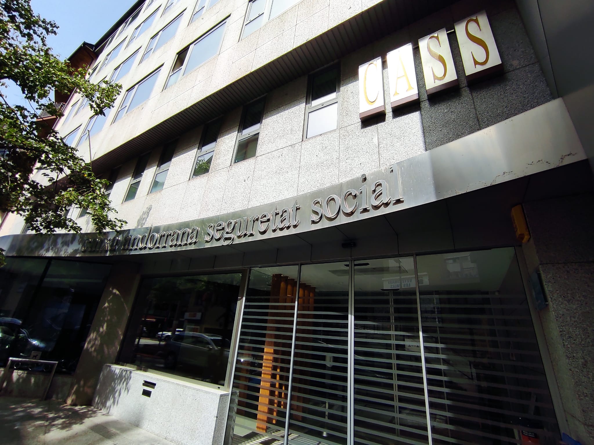 Una imatge de l'accés principal a la CASS.