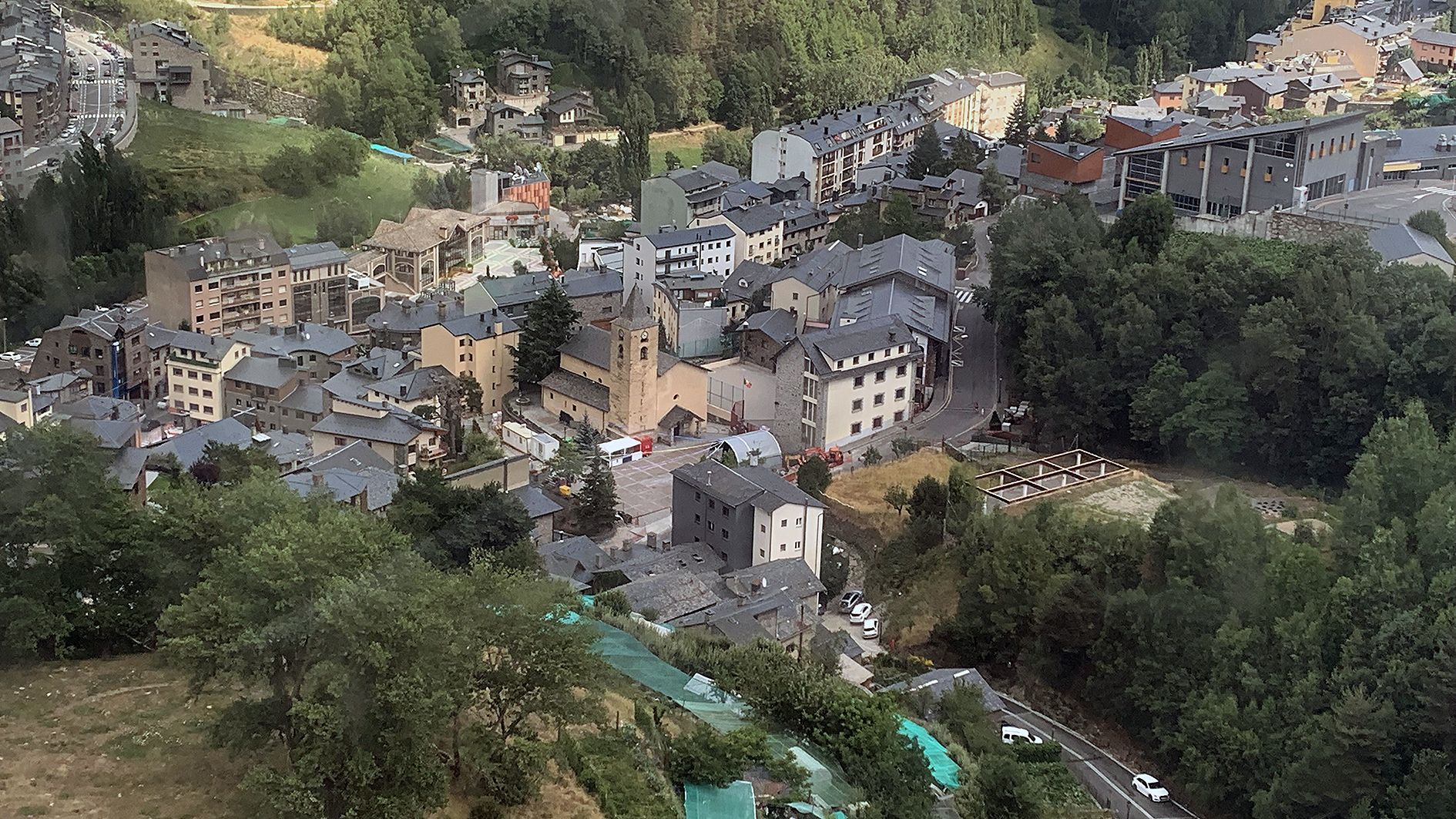 Una vista de la Massana, en una imatge d'arxiu des d'una de les 'cistelles' del telecabina que porta a Pal.