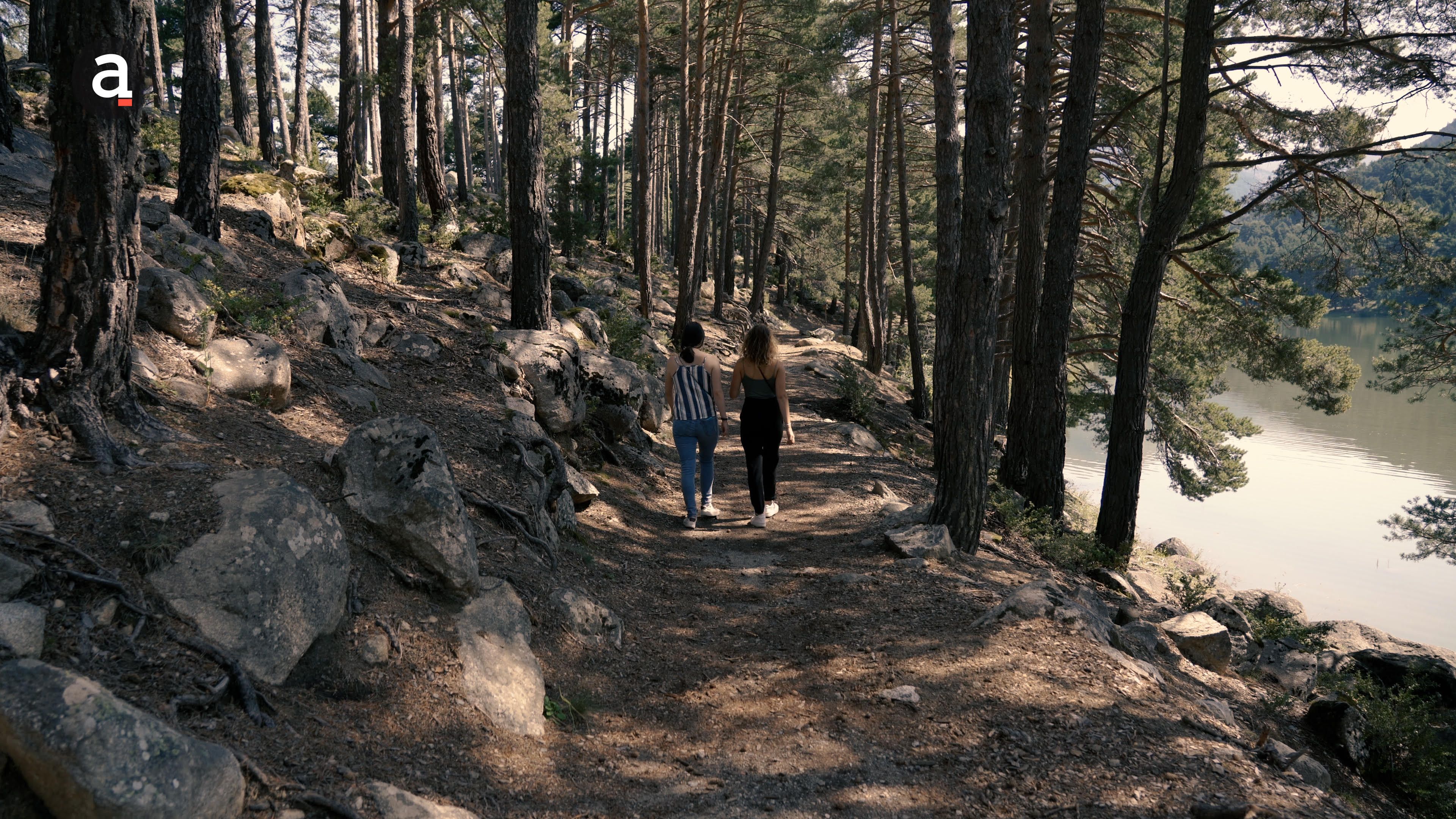 Camí entorn del llac d'Engolasters. 