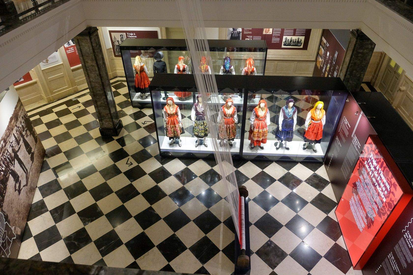 Una imatge de l'interior del Museo do Trajo.