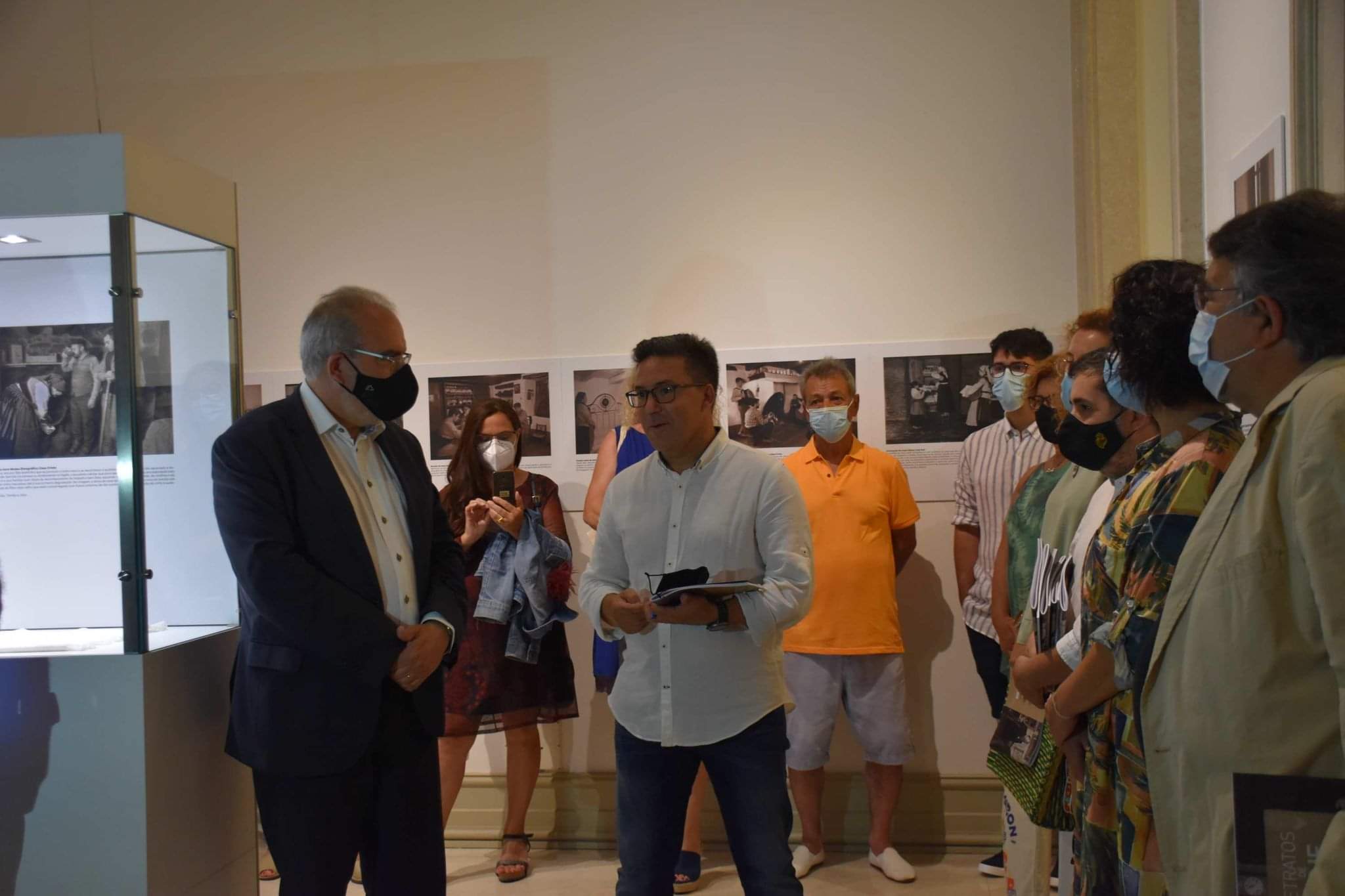 Un moment de la inauguració de la mostra.