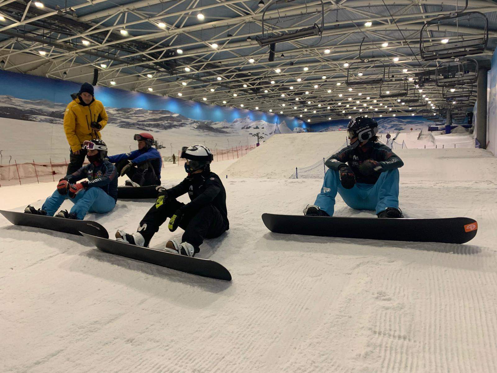 Da Cruz s'entrena amb riders espanyols.