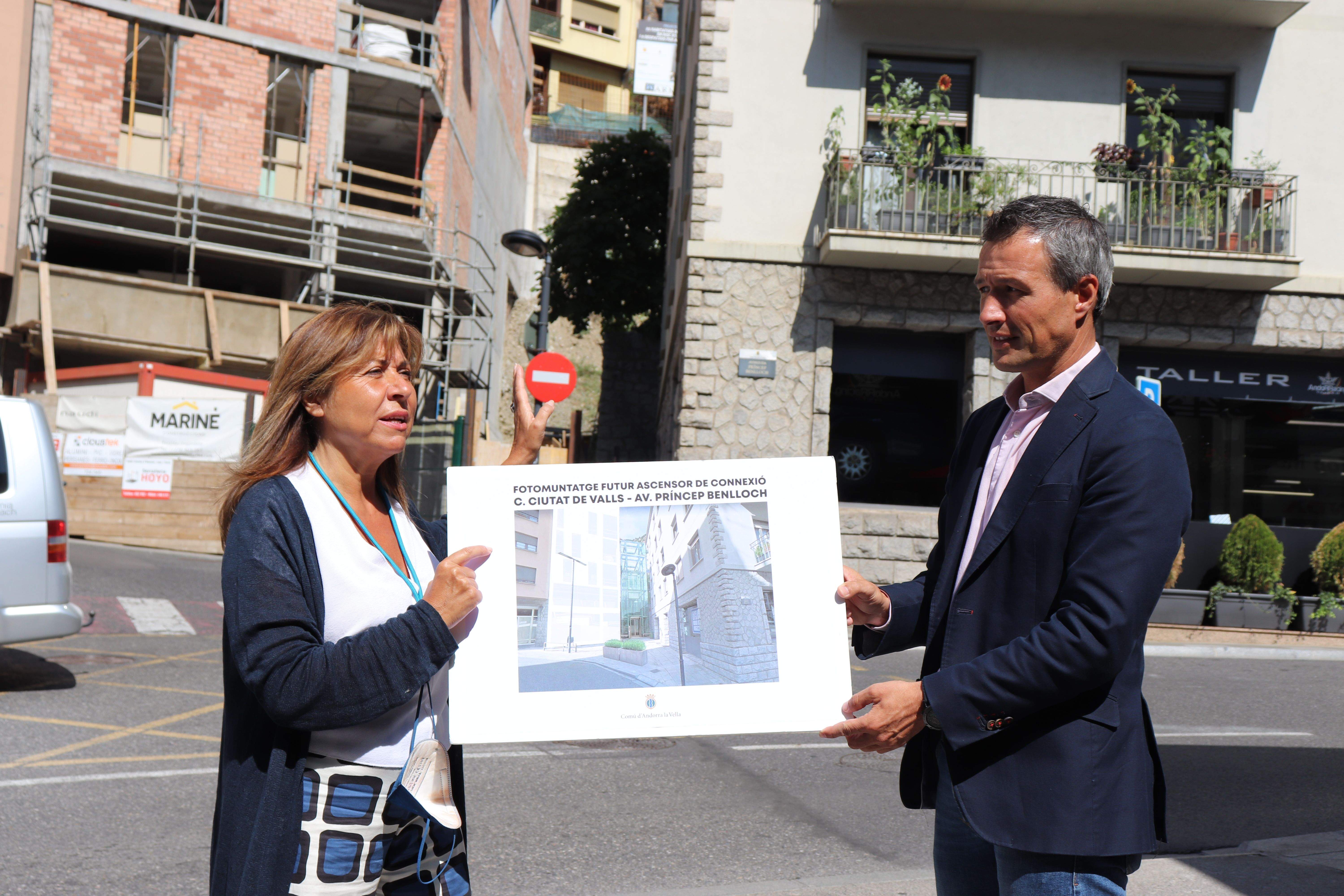 Els cònsols d'Andorra la Vella a la presentació del nou ascensor