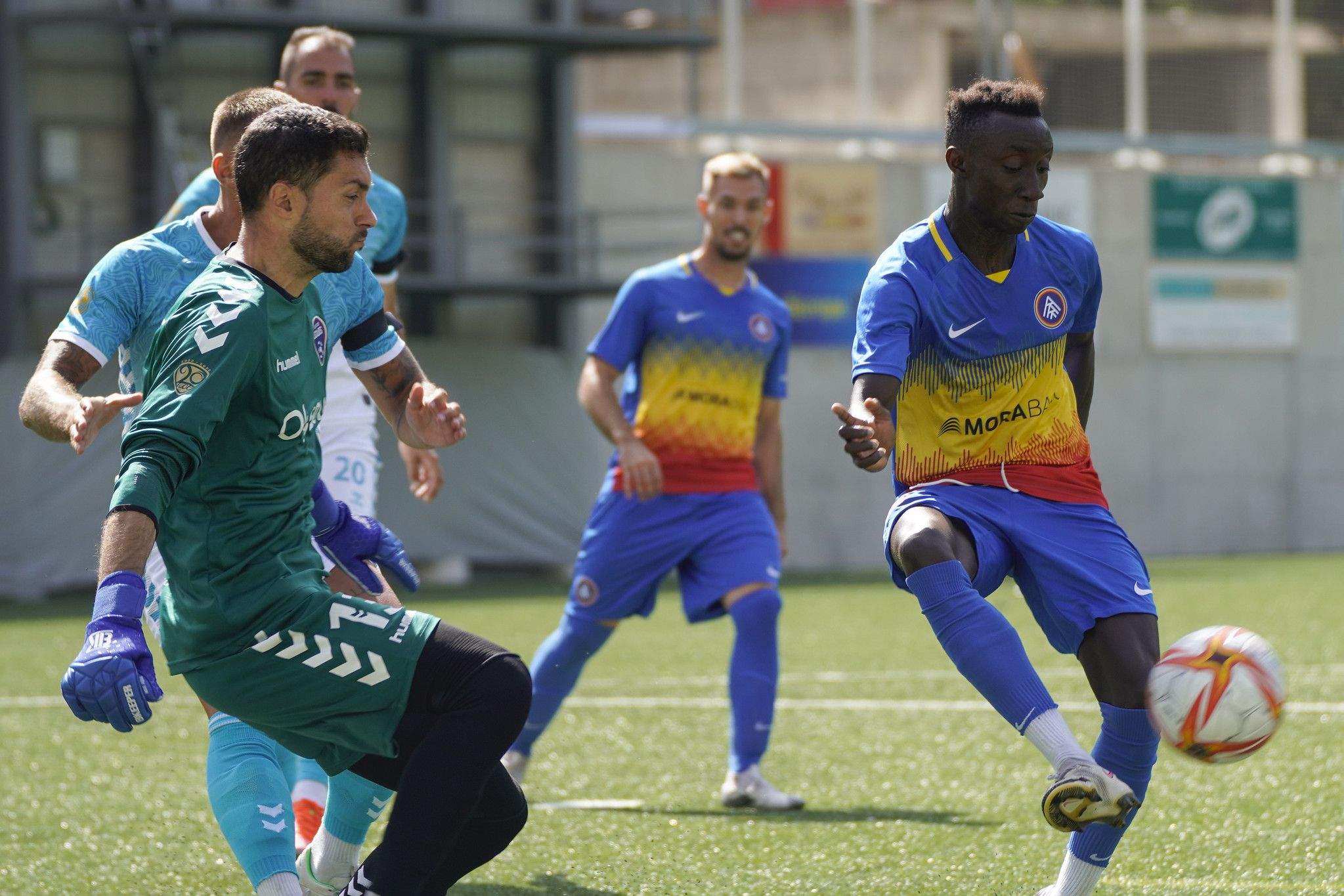 Un instant del duel amistós entre Andorra i Inter d'Escaldes.