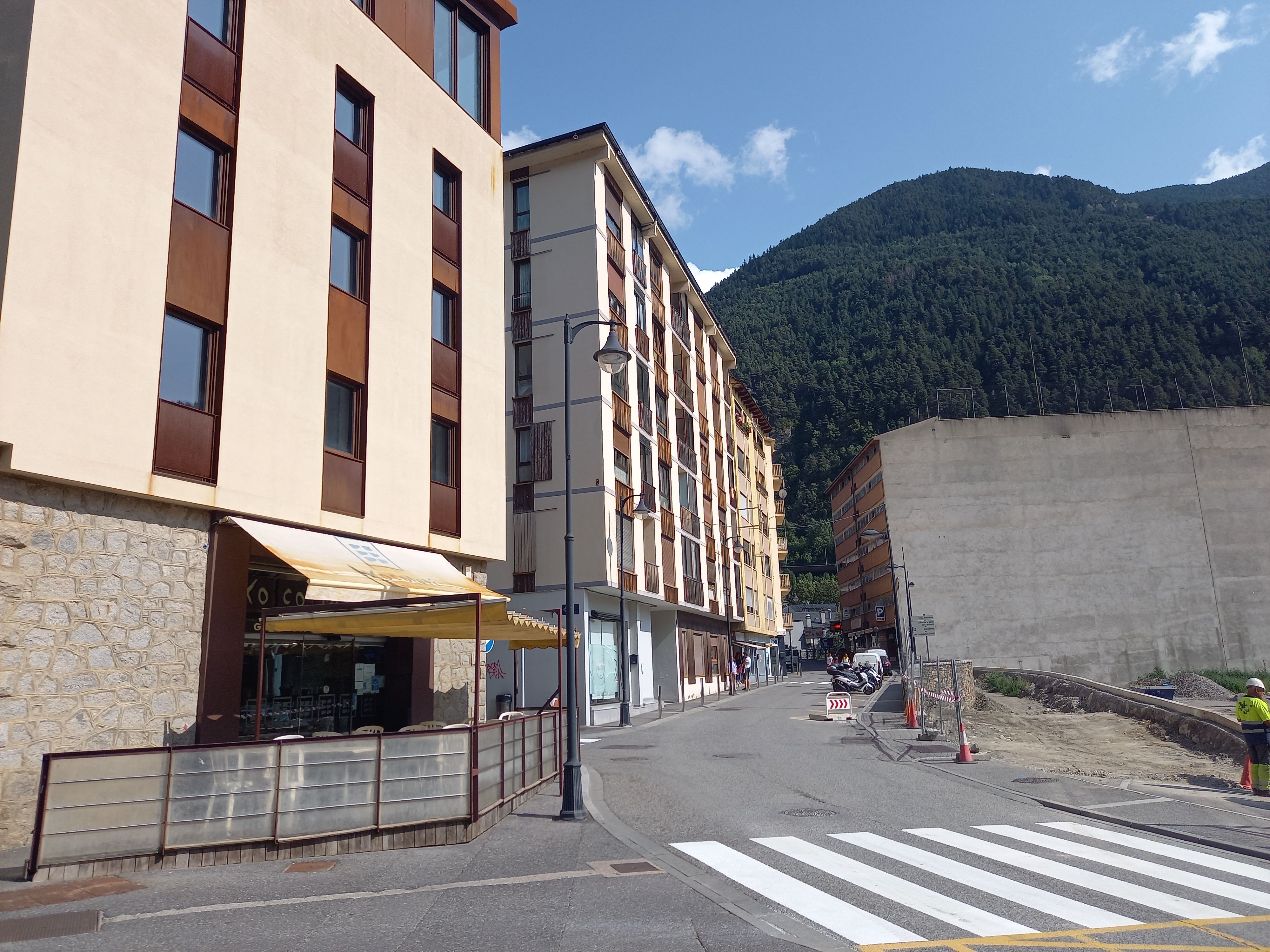 Edificis de l'avinguda Príncep Benlloch, un dels llocs d'Encamp afectat pels furts. Edificis de l'avinguda Príncep Benlloch, un dels llocs d'Encamp afectat pels furts.