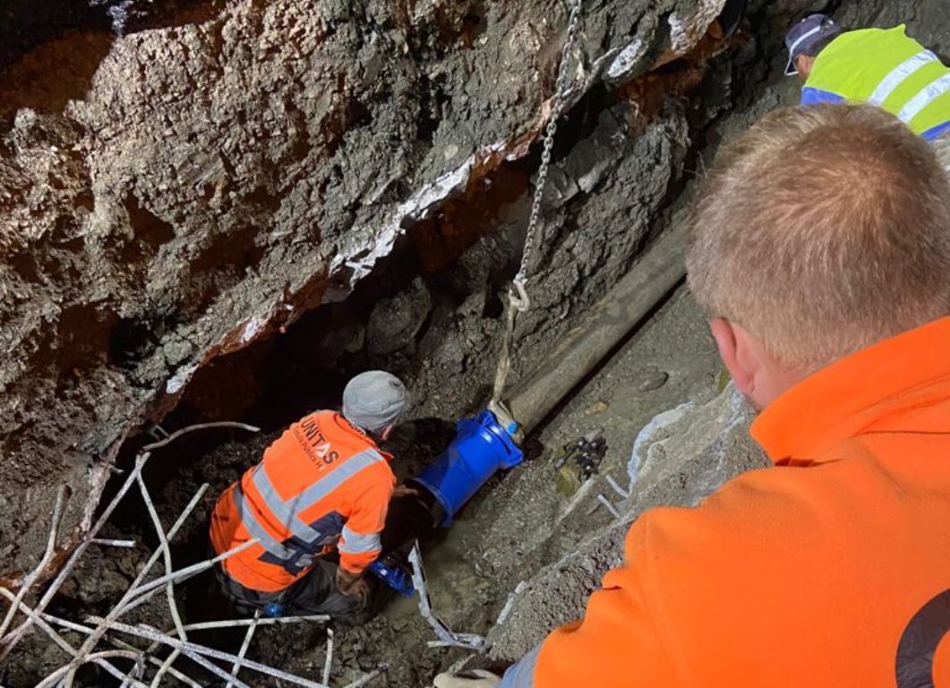 Treballs de reparació de la fuita. Treballs de reparació de la fuita.