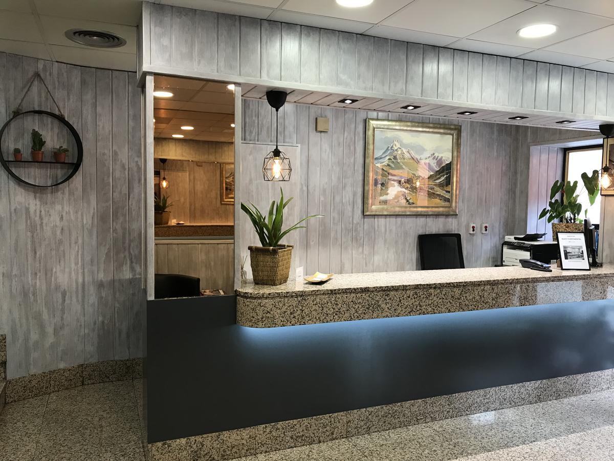 Alguns hotels han tingut problemes per cobrir 24 hores el servei de recepció.