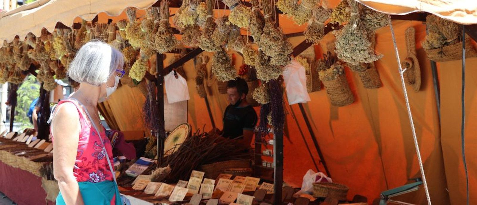 Una edició anterior d'un dels mercats d'estiu.