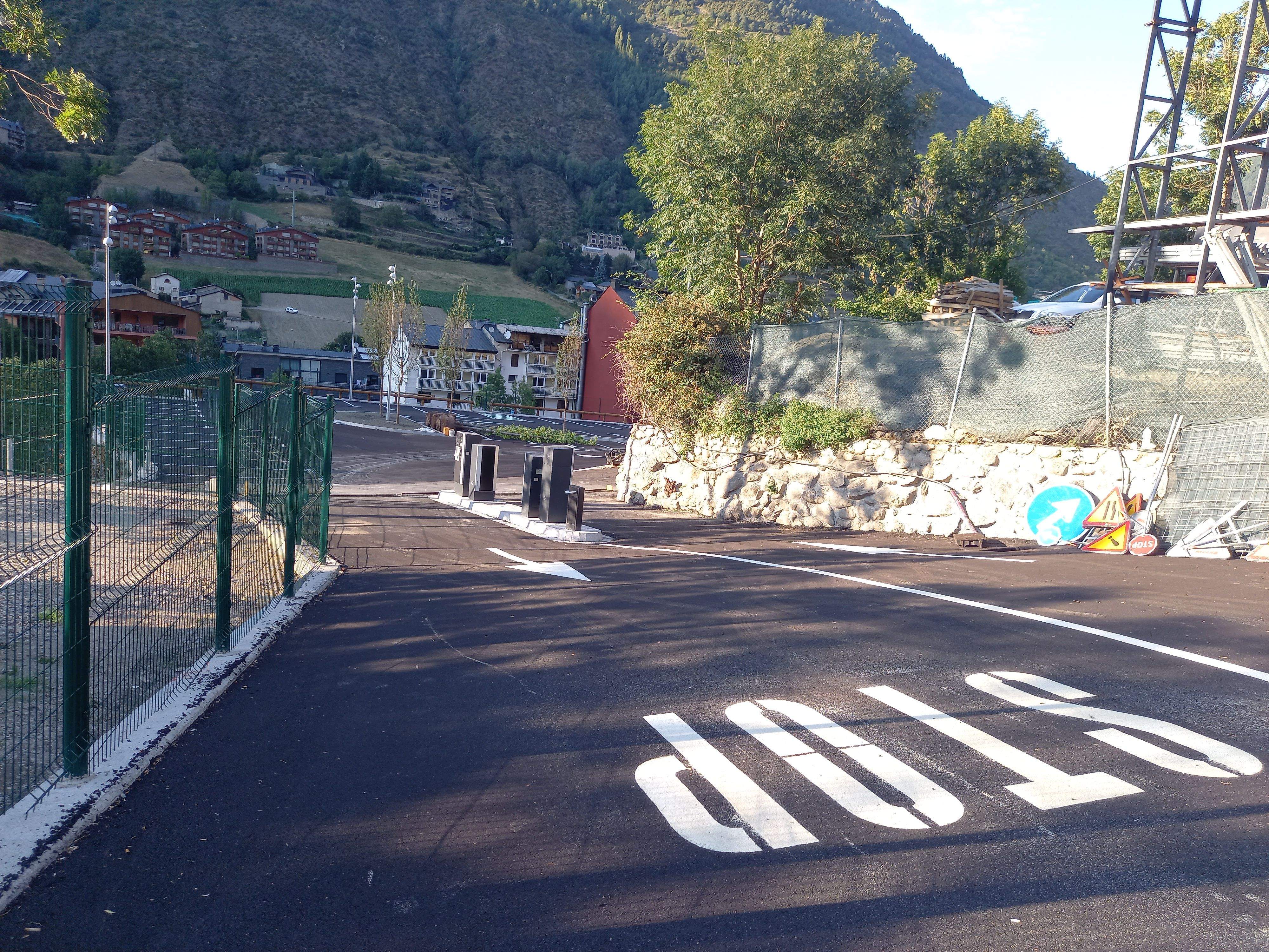 Aparcament carrer de la Vena La portaveu del Sindicat, Rebeca Bonache.