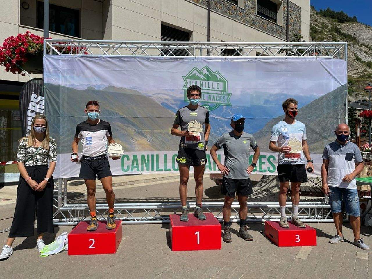 El podi de la marató en categoria masculina.