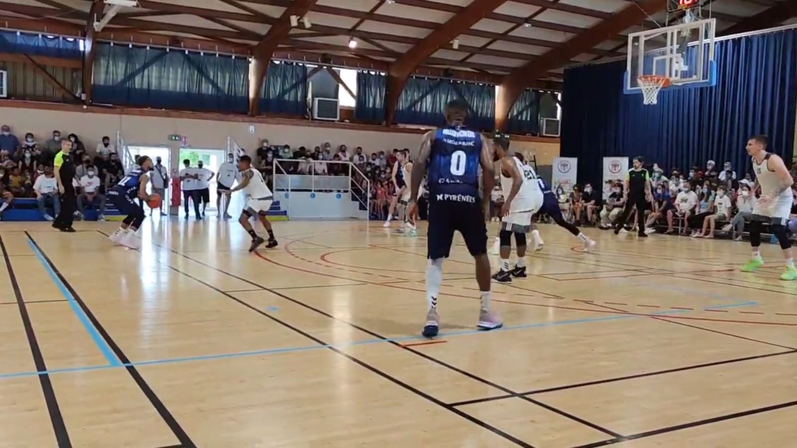 Un instant del partit.