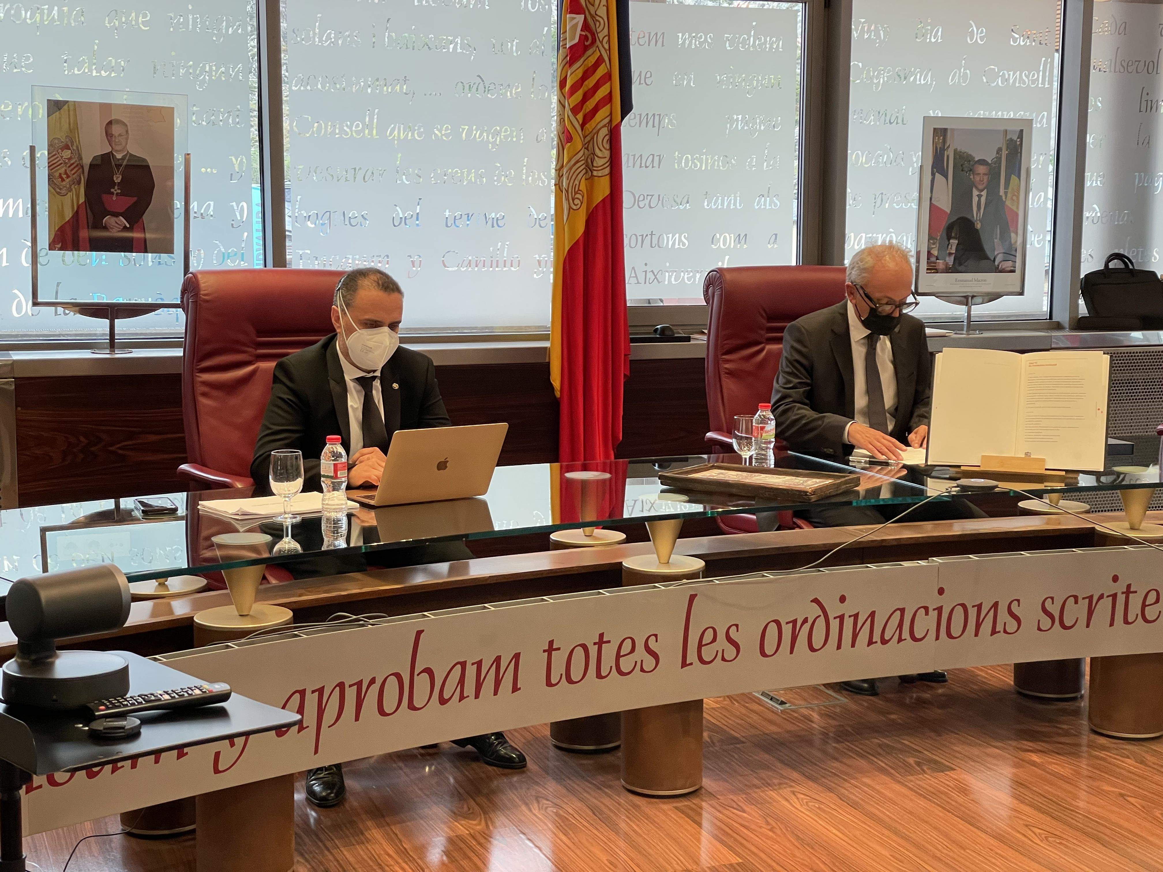 Marc Casal i Francec Camp, durant la sessió de comú.