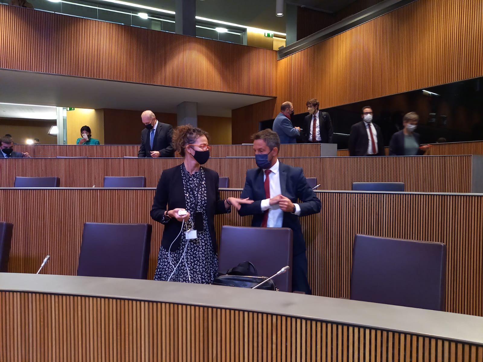 Els integrants del grup parlamentari arribant aquest matí a l'hemicicle. Els integrants del grup parlamentari arribant aquest matí a l'hemicicle.