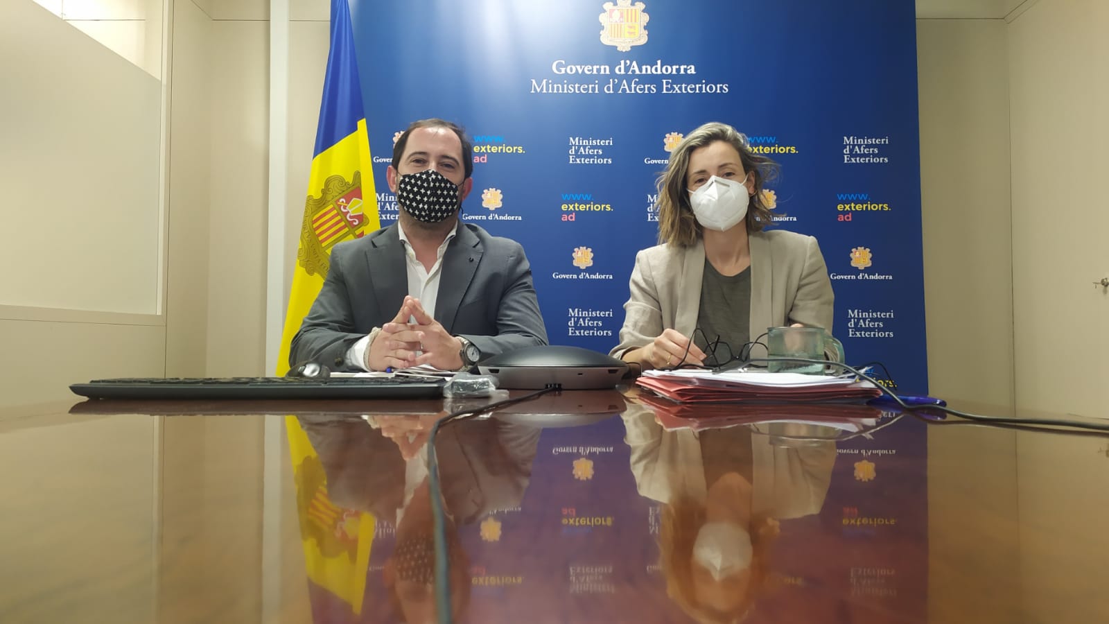 Carles Miquel i Sílvia Ferrer, abans de la reunió.