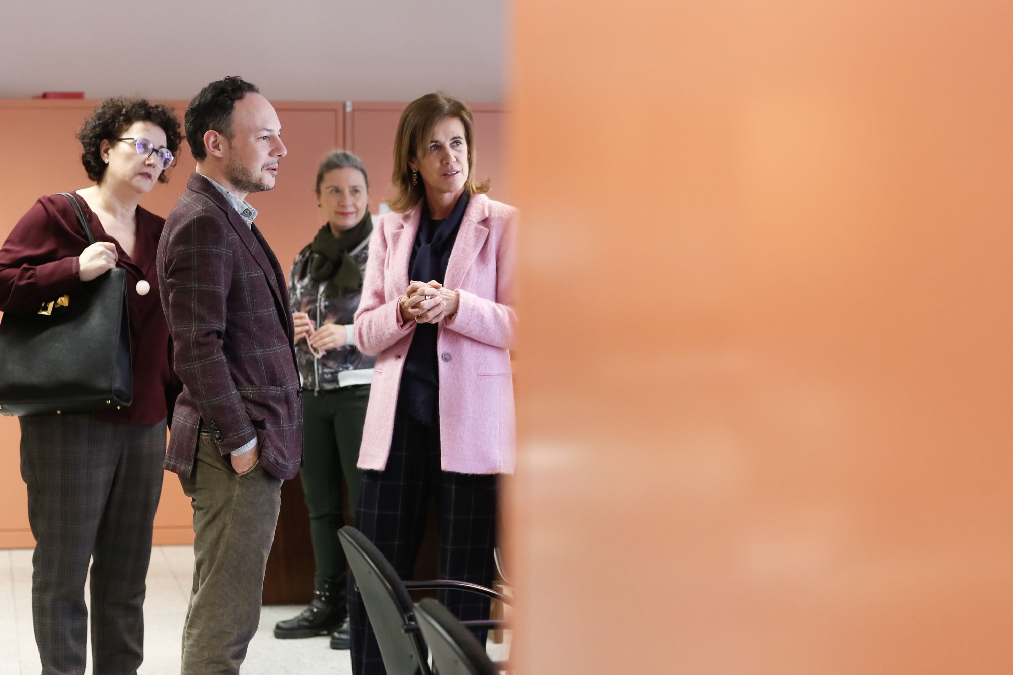 El cap de Govern, Xavier Espot, i les ministres d'Educació i Afers Socials, Ester Vilarrubla i Judith Pallarès, en una visita al ministeri de la primera.