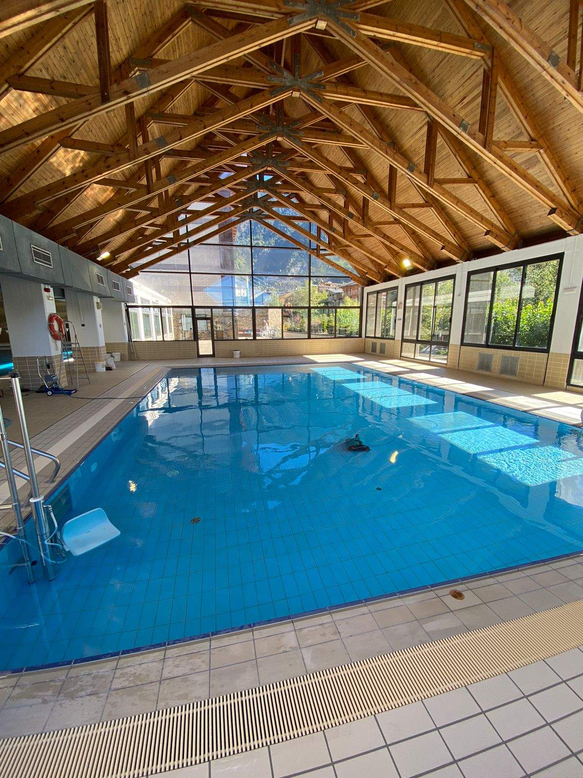 La piscina petita del complex 