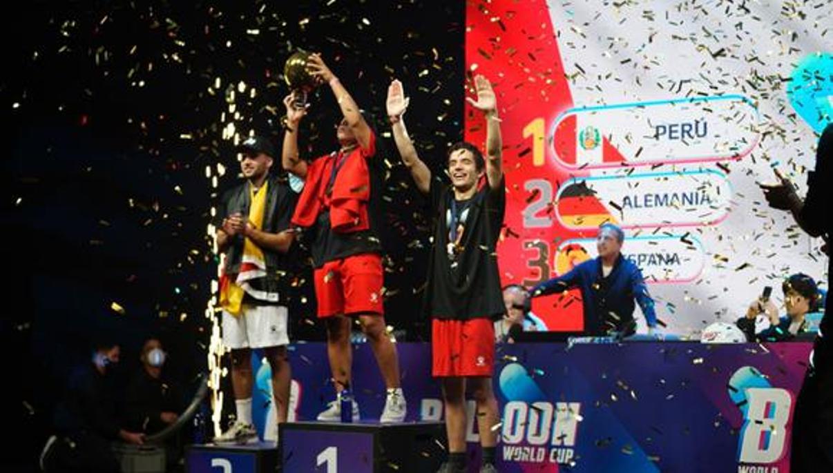 El podi amb els guanyadors.