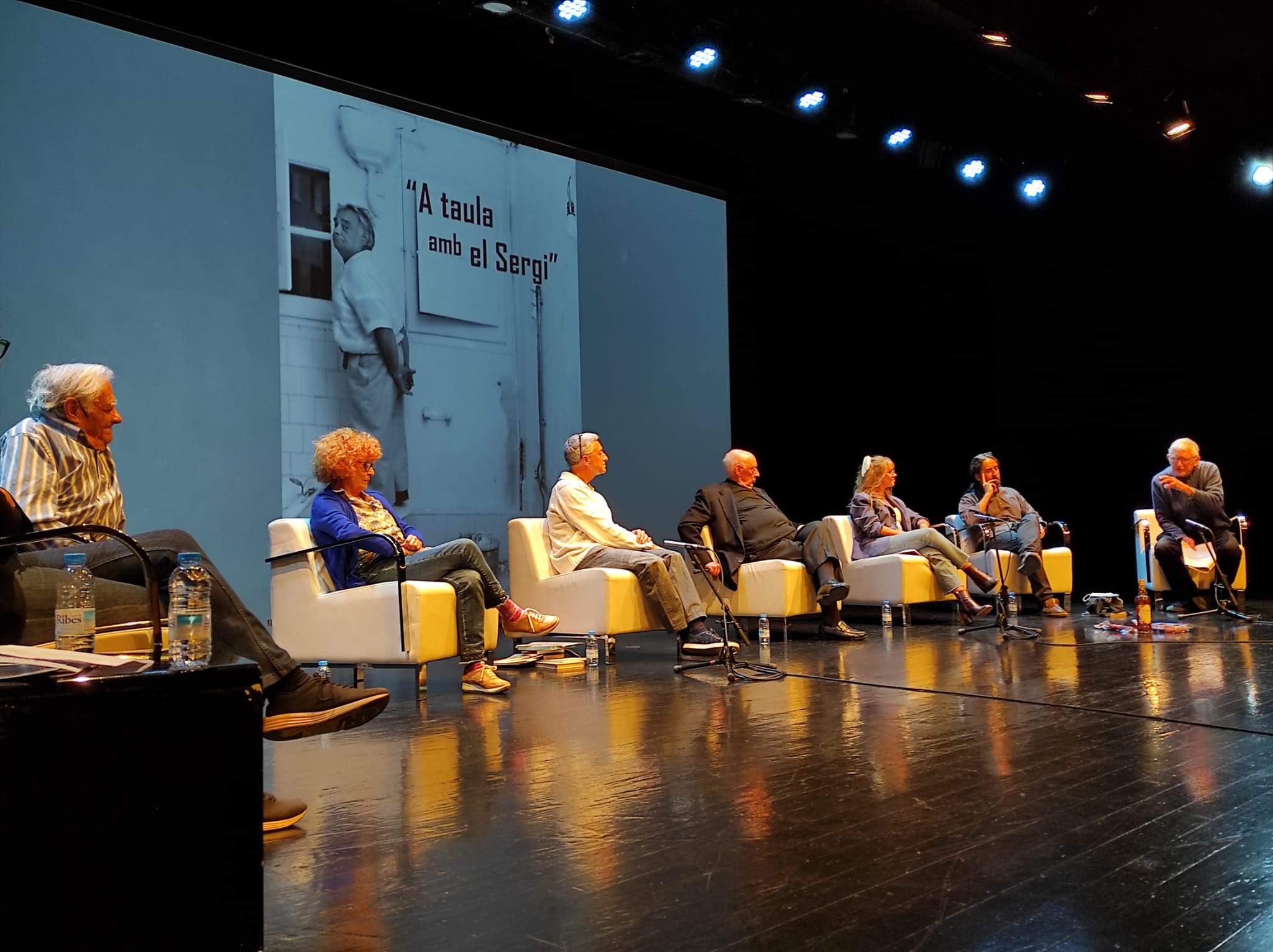 Un moment de la tertúlia entre amics.