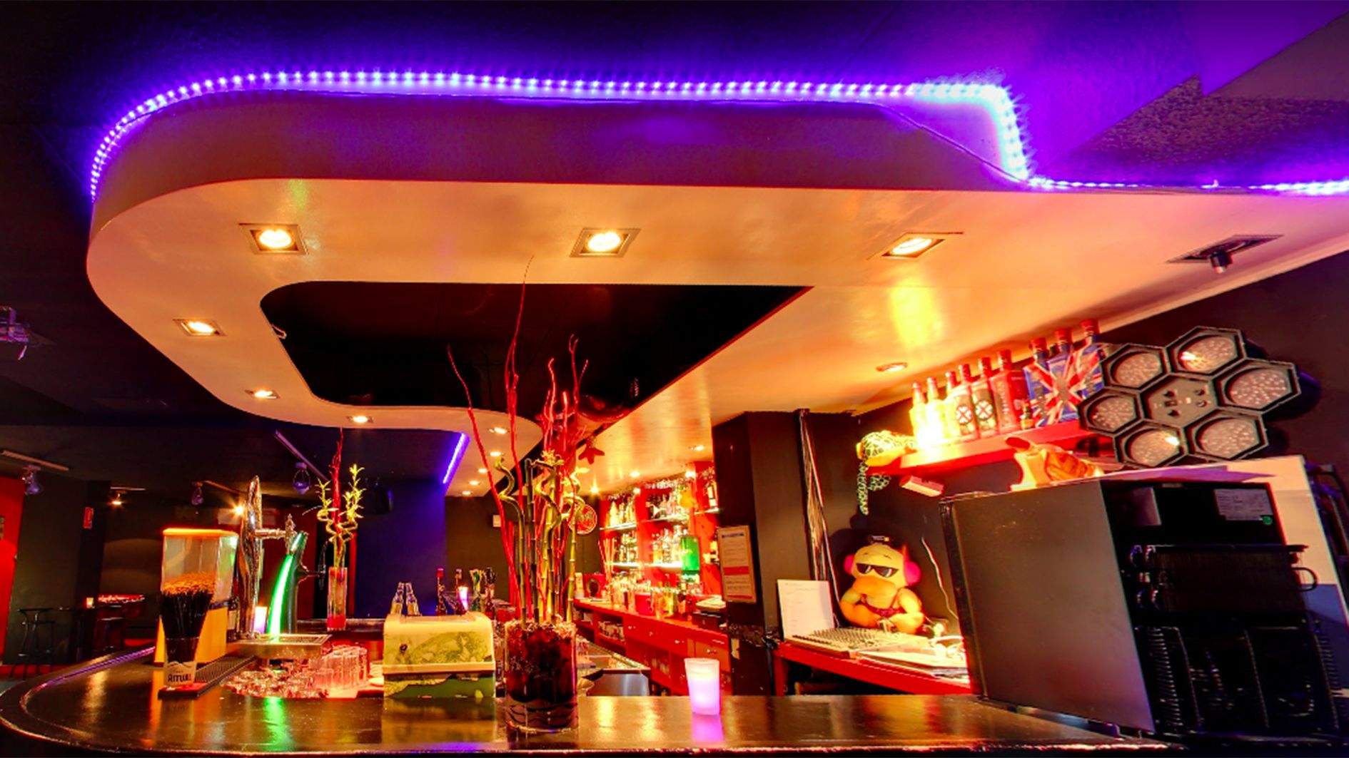 La detenció s'hauria practicat poc abans que el local tanqués.