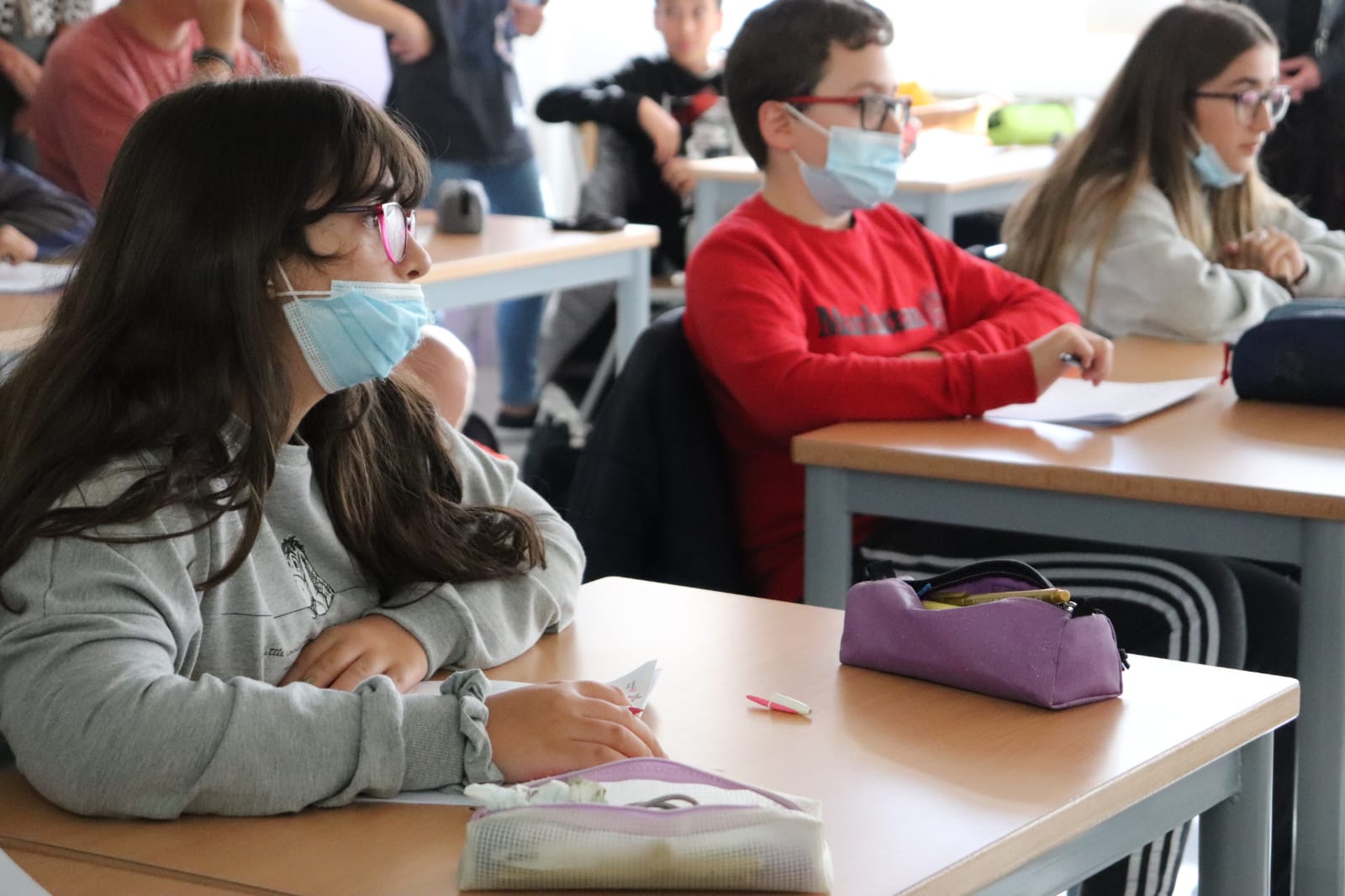 Alumnes amb la mascareta fa unes setmanes a classe.