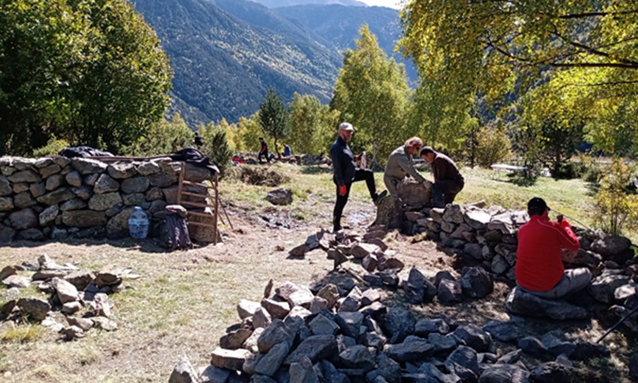 Participants del curs de pedra seca.