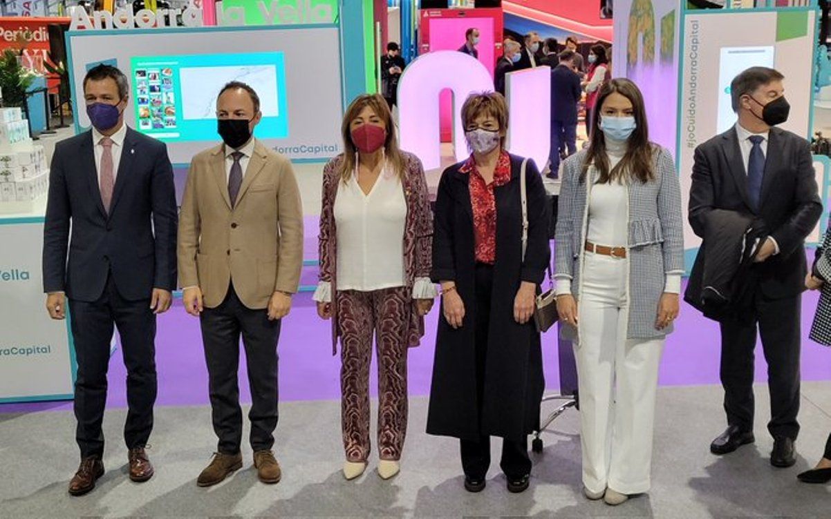 Les autoritats durant la inauguració de la Fira d'Andorra la Vella, aquest divendres.